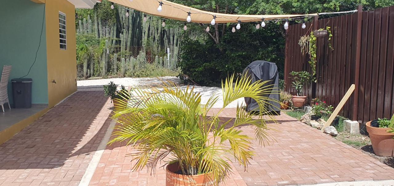 Local Willibrord Lodge Willibrordus Εξωτερικό φωτογραφία